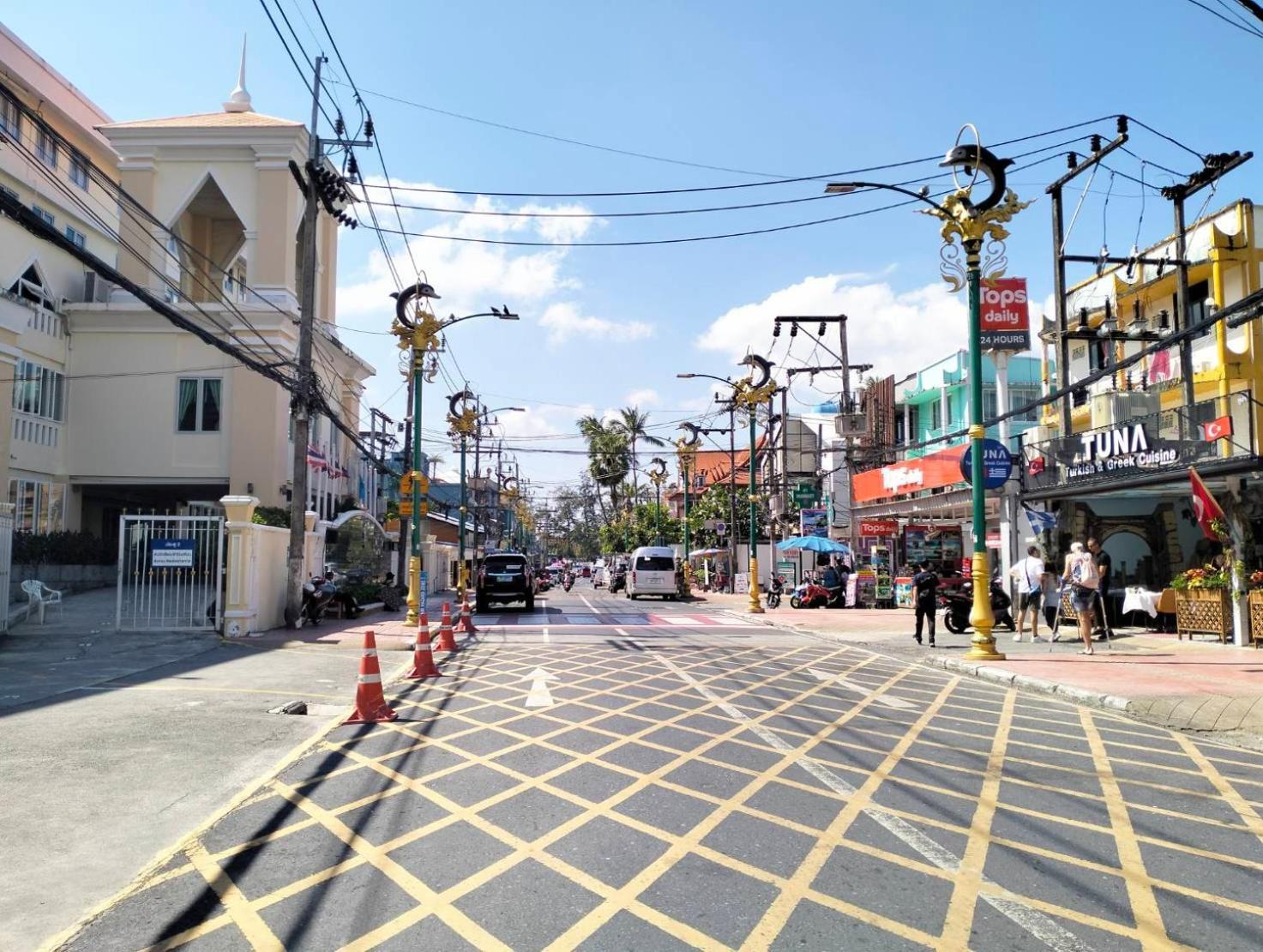 Beachwalk Minotel Patong Bagian luar foto