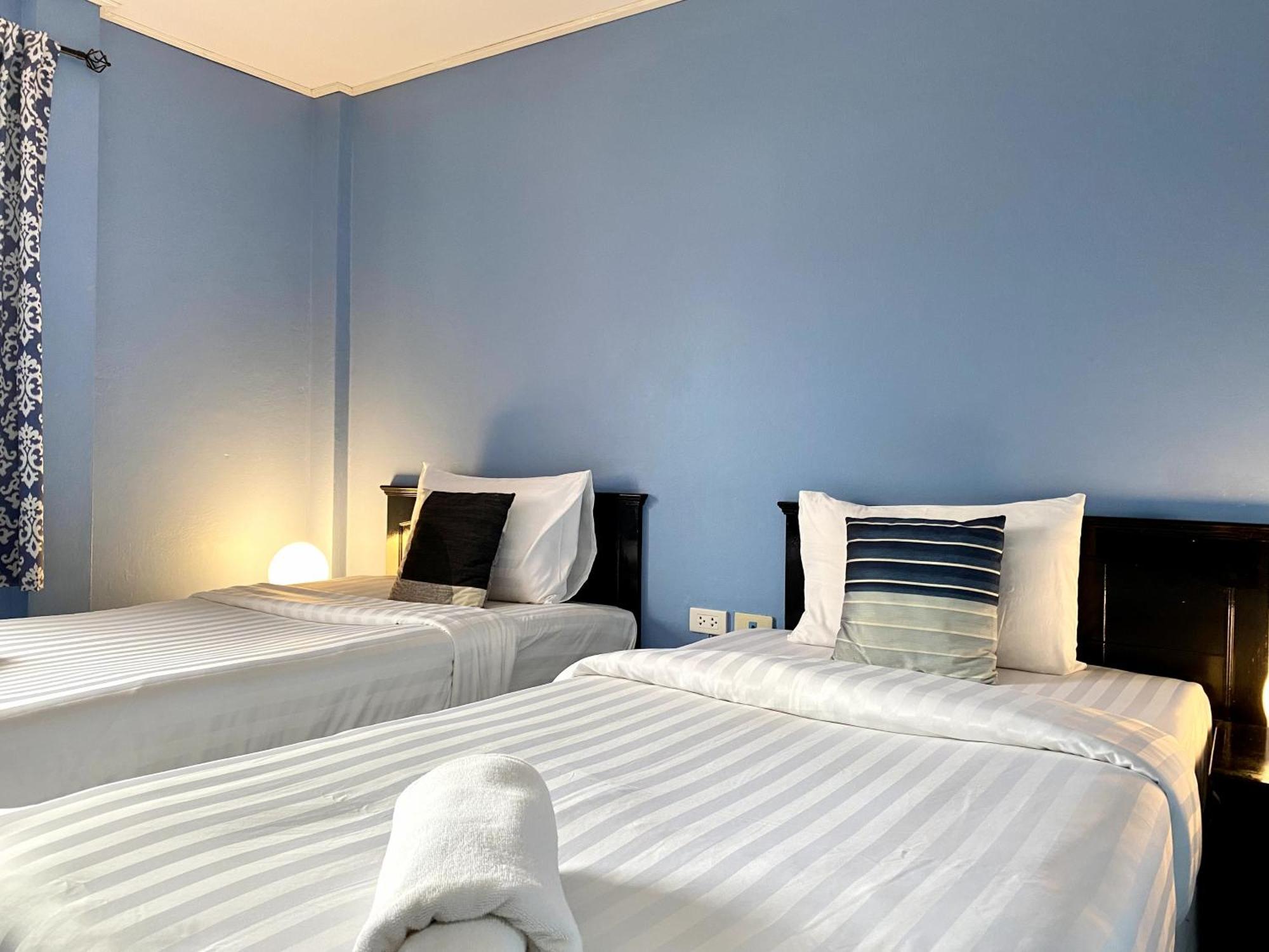 Beachwalk Minotel Patong Bagian luar foto