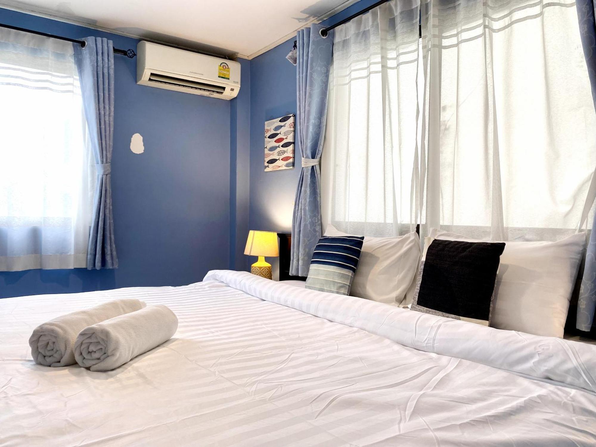 Beachwalk Minotel Patong Bagian luar foto