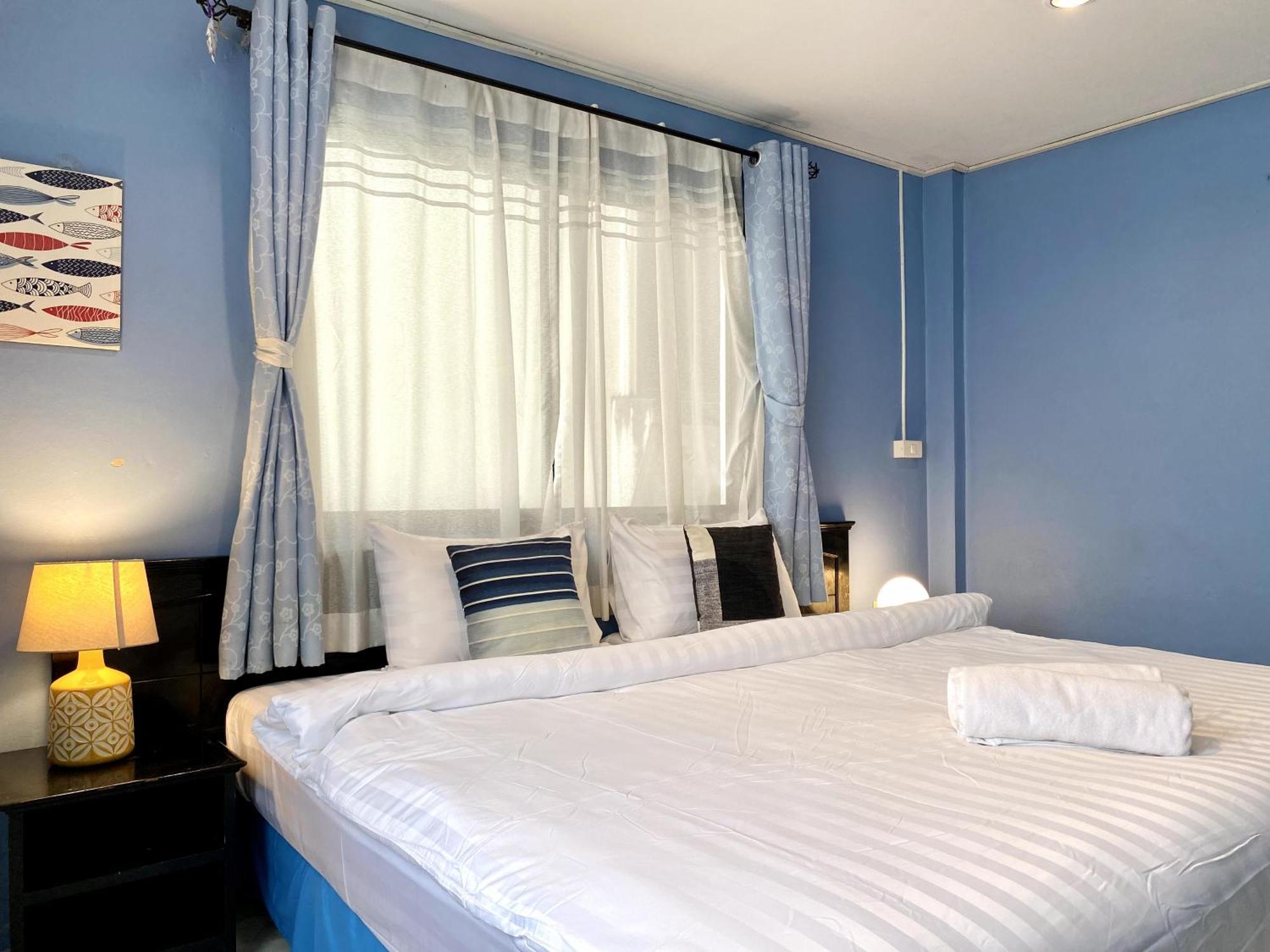 Beachwalk Minotel Patong Bagian luar foto